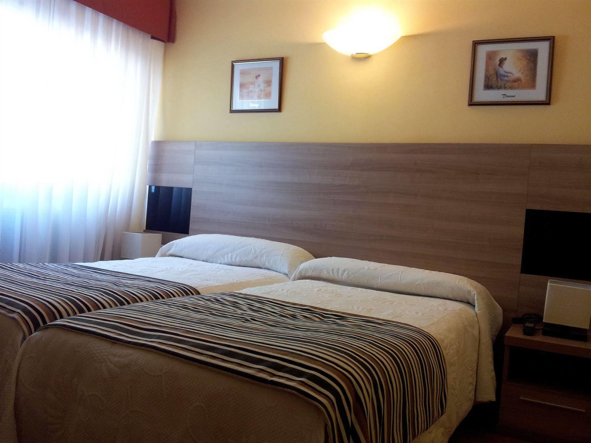Hotel Penagrande Cangas De Narcea Eksteriør bilde